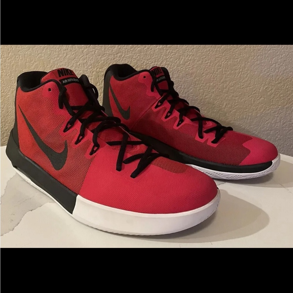 Rare Red And Black Nike Air Integrate Basketball Shoes Men’s Size 11.5 high tops